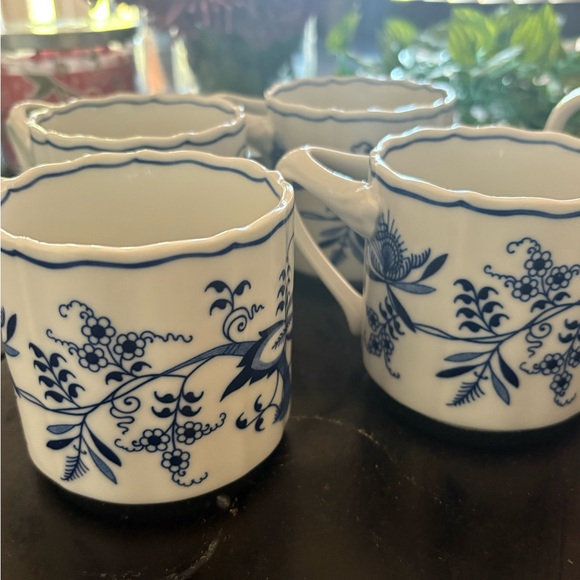 4 Vintage Blue Danube - White and Blue Mugs - Picture 6 of 7